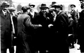 John Maclean (centre) sharing a joke with comrades during a strike in 1919. In the same year he visited Dublin for the first time and was forced to confront several of his ideological blind spots on the ‘Irish Question’. (Glasgow Museum)