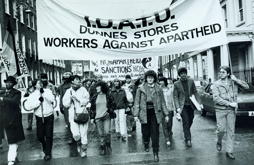 Dunnes Stores strikers on an Irish Anti-Apartheid Movement national march through Dublin, November 1986. (An Phoblacht)