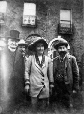 Hanna and Frank with (left) Fr Eugene Sheehy (Hanna’s uncle) on the day of her release from Mountjoy, August 1912. (National Library of Ireland)