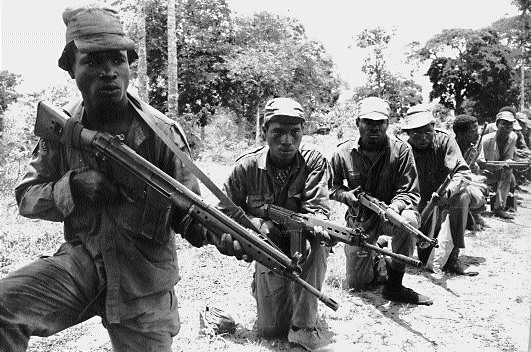 Biafran troops prepare for attack on the Awka front, April 1968. (Holy Ghost Fathers)