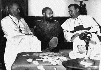 Bishop Conway of Elfin (right) in conversation with Biafran leader Colonel Eni Njoku. (Holy Ghost Fathers)