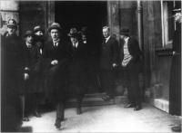 Kevin O'Higgins and Michael Collins leaving Dublin Castle on 16 January 1922 after the transfer of Power.(Hulton Deutsch)