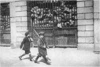 Children playing outside the Four Courts, Dublin, 15 April,1922.(Courtesy of The National Library of Ireland)