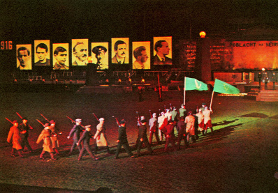 The pagent Aiséiri-Glí³ir Réim na Cásca being performed in Croke Park. (Cuimhneachán 1916â€“1966)