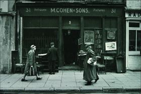 Cohen’s on Liffey Street in the 1940s. (Irish Jewish Museum and Heritage Centre)