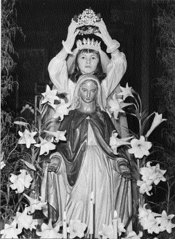 Crowning of the Blessed Virgin Mary, May 1959-within a decade Marianism had been dethroned. (Paddy Fahy, Brent Archive)