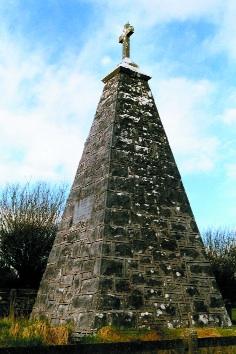1798 monument on ‘French Hill’ outside Castlebar, Co. Mayo, erected in 1876 on the site of a grave identified in oral tradition and confirmed by excavation