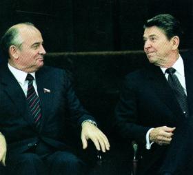 US President Ronald Reagan (right) with Soviet leader Mikhail Gorbachev in Geneva, 1985. ‘The singling out of this one individual for special examination [a question on “the political career of Ronald Reagan”] seems to indicate a misunderstanding on the part of the examiners.’ (Bill Fitzpatrick/Whitehouse)