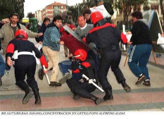 Basque youth engage in kale borroka (street struggle), Bilbao, 30 March 2000. (Alfredo Aldai)