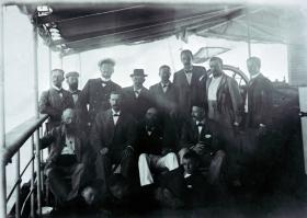 Davitt (centre) with fellow passengers on board Bundesrath returning to Europe from South Africa in June 1900. (Trinity College, Dublin)