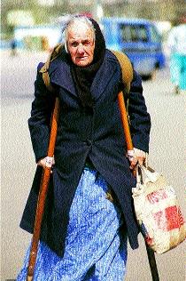A Russian ‘bag lady’—one of the growing number of elderly women and men living on the streets in Moscow by the mid-1990s. (Jim Holmes)
