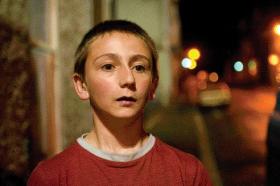 Eleven-year-old Joseph Griffin (Kevin O’Neill) witnesses the murder of his brother James.