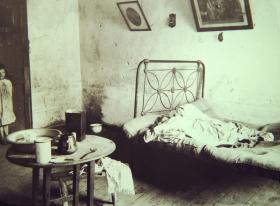 A tenement room on Francis Street in 1913. The city of Leopold Bloom and Stephen Dedalus contained fascinating individuals, writers, political activists, artists, soldiers, musicians, tradesmen, and many people living in the worst slums in Europe. (Royal Society of Antiquaries of Ireland)