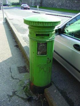 Main Street North, Wexford, the now-familiar pillar post box, a derivation of the ‘First National Standard Box’ introduced in 1861. (NIAH)