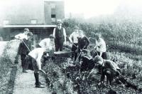Pupils gardening at St Enda’s, Rathfarnham. Pearse had come into contact with Welsh, Belgian and other international proponents of the New Education Movement who all argued that the needs of individual children should be central in teaching and opposed the restriction of education to the three R’s. (Pearse Museum)