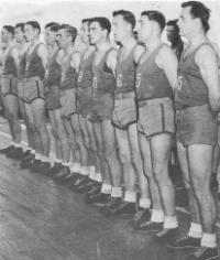 Members of Western Command’s Athlone Custume Club in 1948. Six would make the Olympic basketball team—Dermot Sheriff, Tom Keenan (first and second on the left), Paddy Sheriff, Dan Reddin, Bill Jackson and Frank O’Connor (last four to the right). (Westmeath Independent)