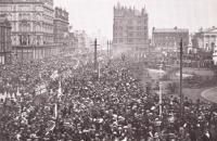 The scene outside Belfast City Hall on Ulster Day, 28 September 1912. (Ulster Museum)