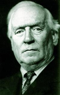 The British prime minister, Herbert H. Asquith—at a meeting on 30 July he informed unionist leaders Andrew Bonar Law and Sir Edward Carson that ‘. . . the German government are calculating upon internal weaknesses to affect our foreign policy’. (George Morrison) 