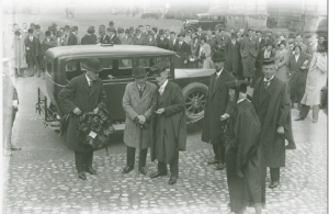 Above: Earl Jellicoe (third from left) in Trinity College during his visit to Dublin on 12 October 1930. (NLI)