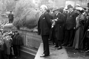 Keir Hardy addressing an anti-war demonstration in London’s Trafalgar Square in 1914. He had earlier supported the Stop the [Boer] War Committee in 1899–1902.