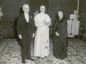 President of UCD Prof. Michael Tierney (left) and his wife, Eibhlín, with Pope Pius XII on the occasion of Tierney’s being made a Knight of St Gregory. (UCD Digital Library)