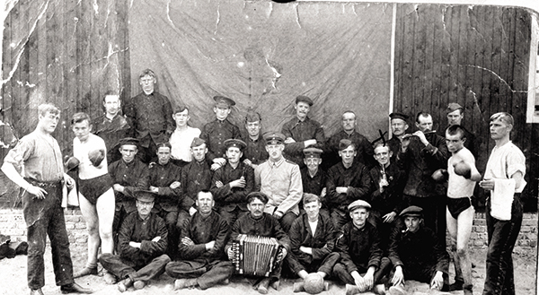 Above: Recruits to Casement’s Irish Brigade pictured in Germany—half of the total of 56 who joined up. His largely futile efforts to raise an Irish Brigade caused him deepening levels of frustration. (NMI)