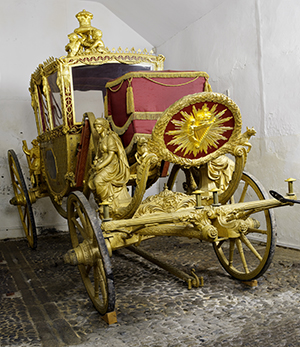 Above: Lord Chancellor Fitzgibbon’s coach (from the front), manufactured in London in 1790 for £7,000.